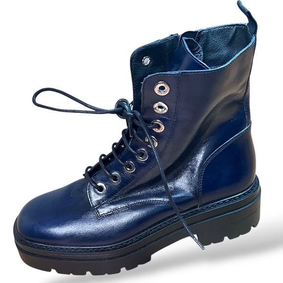 NWOT L’INTERVALLE Genuine Leather Navy Blue Lace Up Boots Size 7 - Picture 3 of 11